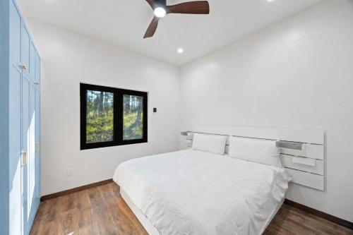 Glacier Luxury Retreat Bear View Cabin 2 in Hungry Horse