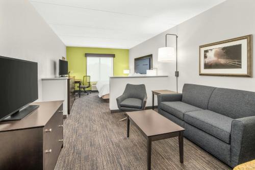 Holiday Inn Express & Suites Wilmington-Newark by IHG in Newark