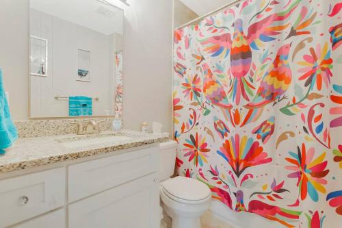 Luxurious Villa with Private GAME ROOM – Your Ultimate Retreat for Fun and Relaxation! in San Antonio