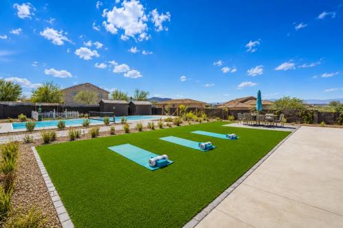 CIELO - Modern Vegas Pool Oasis, Spa, Pickleball in Las Vegas