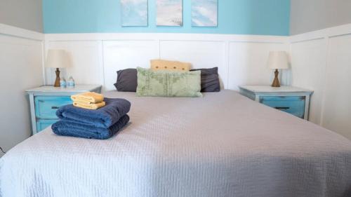Sister Lake Cottages - Unit 7 in Woodland Beach