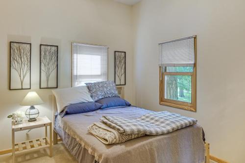 Scenic Views & Yard: Mississippi River Retreat! in Fulton