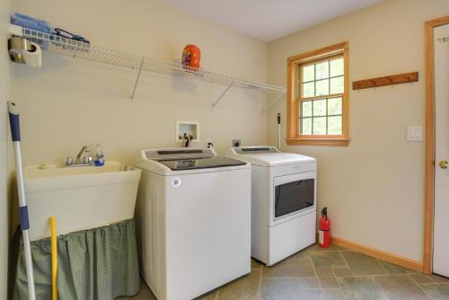 Rustic North Creek Getaway ~ 4 Mi to Gore Mtn! in North Creek